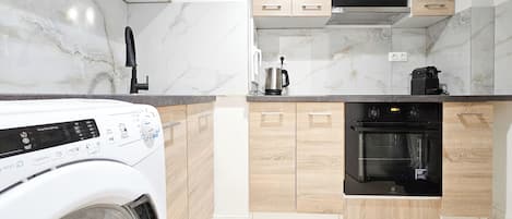 Frigorifero, microonde, forno, lavastoviglie