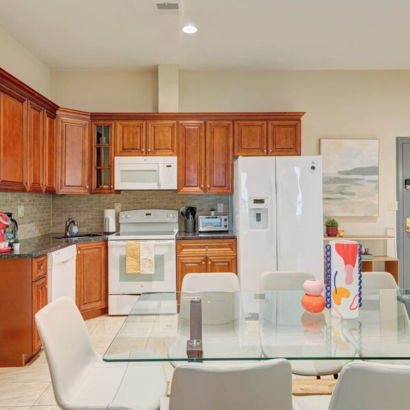 Fridge, microwave, oven, stovetop