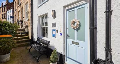 Host & Stay | Luna Cottage