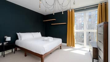 1 soveværelse, skrivebord, strygejern/strygebræt, internetforbindelse