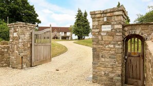 Property grounds - Severn View Barn - Bristol Bliss (Bristol)