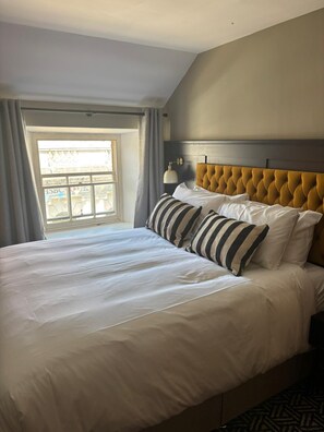 Kamar Double Standar | Setrika/meja setrika, Wi-Fi gratis, dan seprai linen