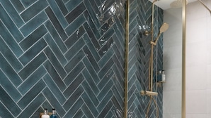 Superior Room | Bathroom - The Black Lion Hotel  (Cardigan)