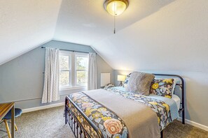 3 bedrooms, iron/ironing board, Internet, bed sheets