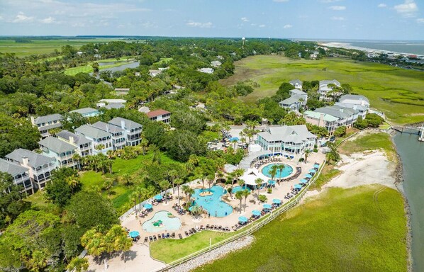 Exterior - Spacious 7 Bedroom 5.5 Bath on Ocean Creek Golf Course! (Fripp Island)