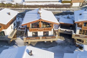 ชาเลท์ | บริเวณภายนอก