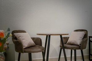 Dining - Stylish Modern apart in Al Wadi (Riyadh)