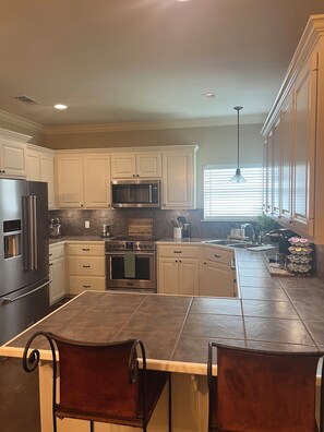 Mikrowelle, Ofen, Herdplatte, Geschirrspüler