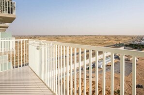 Property grounds - Elegant 2BRApt In Damac Hills 2 (دبي)