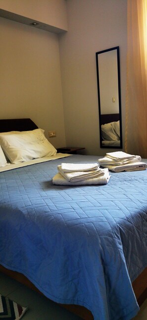 1 chambre, fer et planche à repasser, lit parapluie, Wi-Fi gratuit