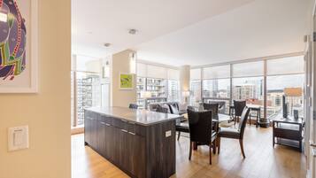 Apartment, 2 Bedrooms, Kitchen | Living area