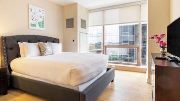 Apartment, 2 Bedrooms, Kitchen | Desk, laptop workspace, iron/ironing board, free WiFi