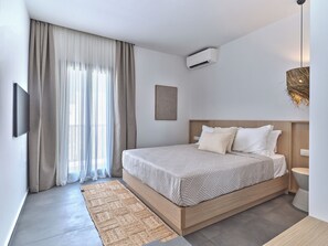 Premium Apartment, Sea View | In-room safe, laptop workspace, blackout curtains, soundproofing - Parousia Luxury Apartments (Paros)