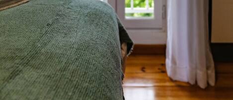 2 quartos, ferros/tábuas de passar roupa, Wi-Fi de cortesia