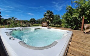 Outdoor spa tub - 1 bedroom private vacation home in montegrosso (Montegrosso)