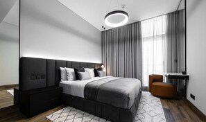 1 dormitorio, tabla de planchar con plancha, wifi y ropa de cama