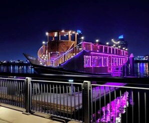 Luokittelematon kuva, 3 kautta 42, painike