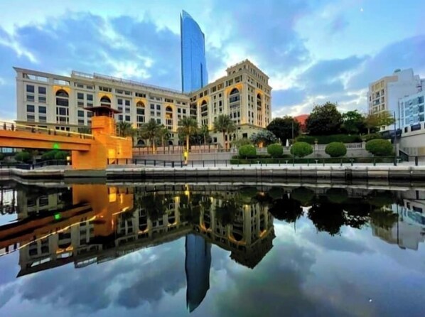 Luokittelematon kuva, 1 kautta 42, painike