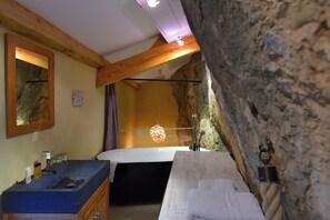 Luxury Double Room | Bathroom