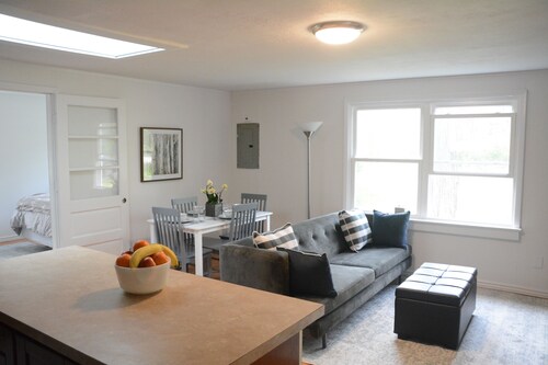 Summer Rental -3-bedroom cottage in Ancramdale. Private swimming lake with beach