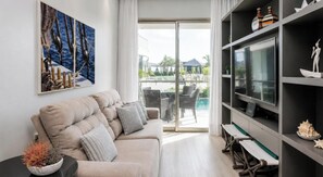 TV - 350m from Jurerê Beach | Swimming Pool #JA36 (Florianópolis)