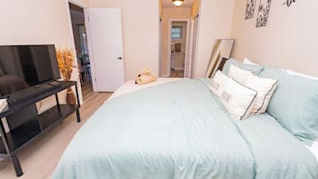 3 slaapkamers, een strijkplank/strijkijzer, reisbedje, wifi
