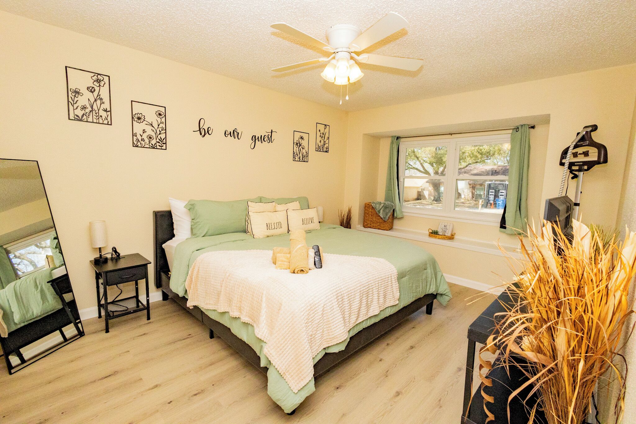 3 間睡房、熨斗/熨衫板、可攜式嬰兒床、Wi-Fi