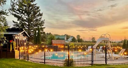 Hockey Themed House, Players' HQ, Pool & Jacuzzi