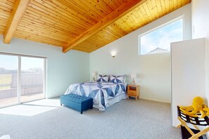 2 多间卧室、熨斗/熨衣板、上网接入、床单