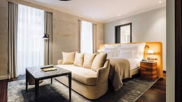 Junior Suite | Premium bedding, minibar, in-room safe, individually decorated