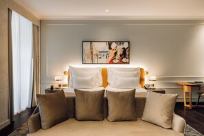 Suite – deluxe | Sengetøy av topp kvalitet, minibar (inkludert) og safe på rommet