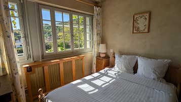 Dobbeltrom – standard, eget bad, fjellutsikt | Safe på rommet, blendingsgardiner, lydisolert og wi-fi (inkludert)