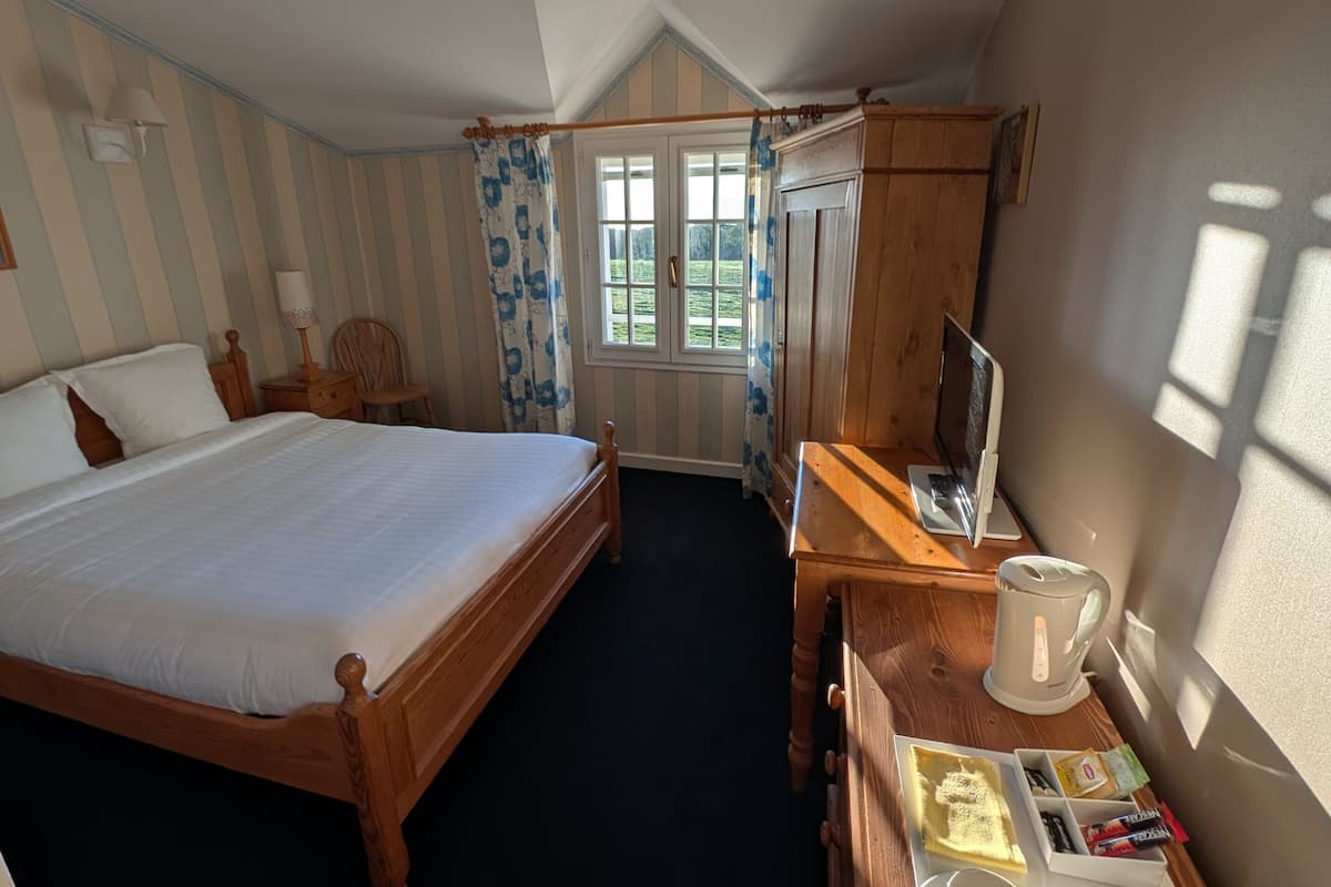 1 bedroom, in-room safe, blackout drapes, soundproofing