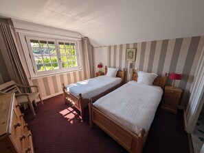 Standaard Twin kamer | Een kluis op de kamer, verduisterende gordijnen, geluiddichte muren