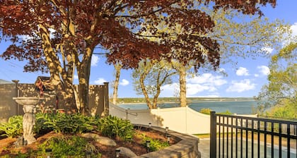 NEW! Coastal Comfort with Stunning Harbor Views
