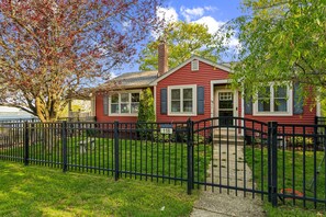 Exterior - NEW! Coastal Comfort with Stunning Harbor Views (Plymouth)