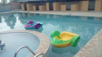 Utomhuspool