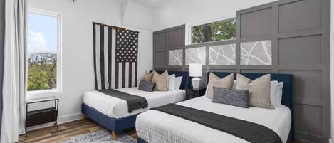 3 bedrooms, desk, iron/ironing board, travel crib