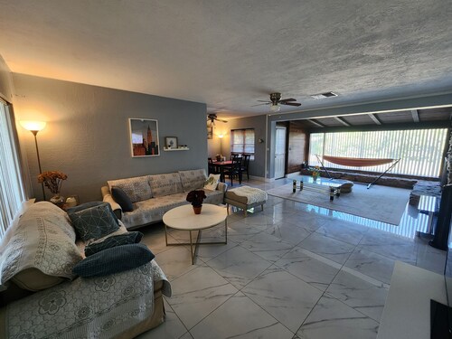 Sunny palm breeze home near UCF