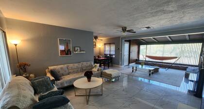 Sunny palm breeze home near UCF