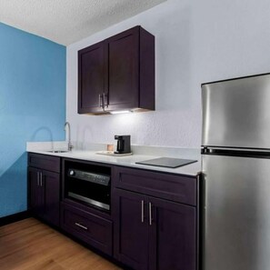 Skrivbord, arbetsyta för laptop, strykjärn/strykbräda och gratis wi-fi