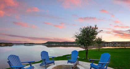 Sunshine Beach- Swimming + Dock!