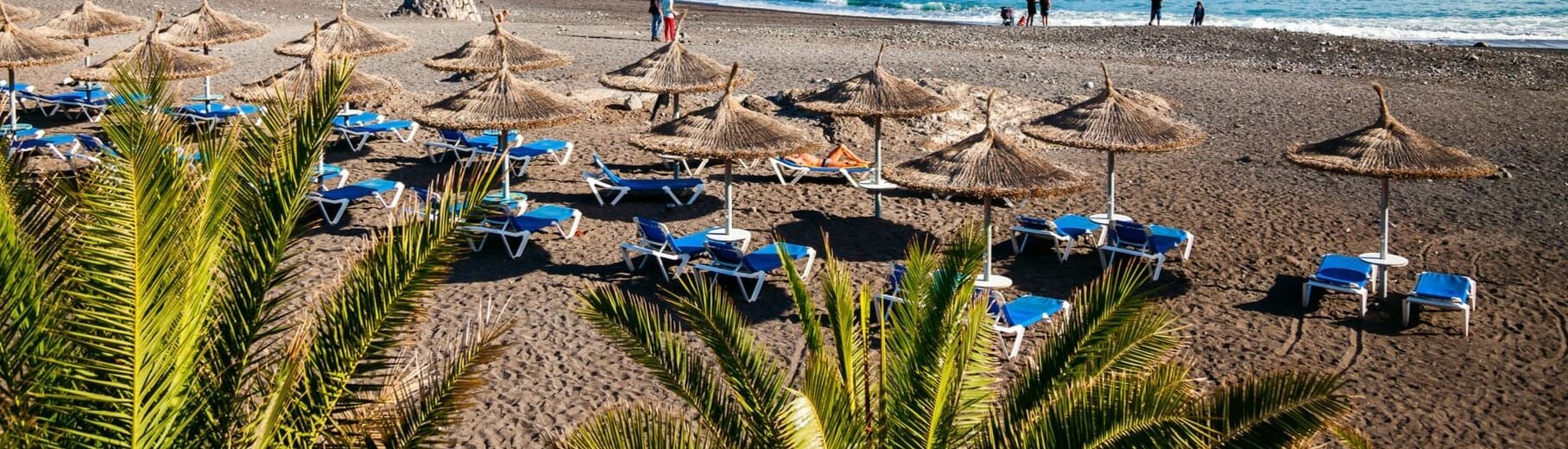Una spiaggia nelle vicinanze