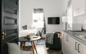 Loftsrom – comfort, byutsikt | 1 soverom, individuelt dekorert, lydisolert og wi-fi (inkludert)