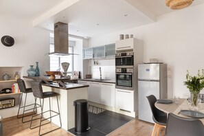 Fridge, microwave, oven, dishwasher