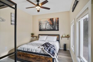 2 bedrooms, bed sheets, wheelchair access