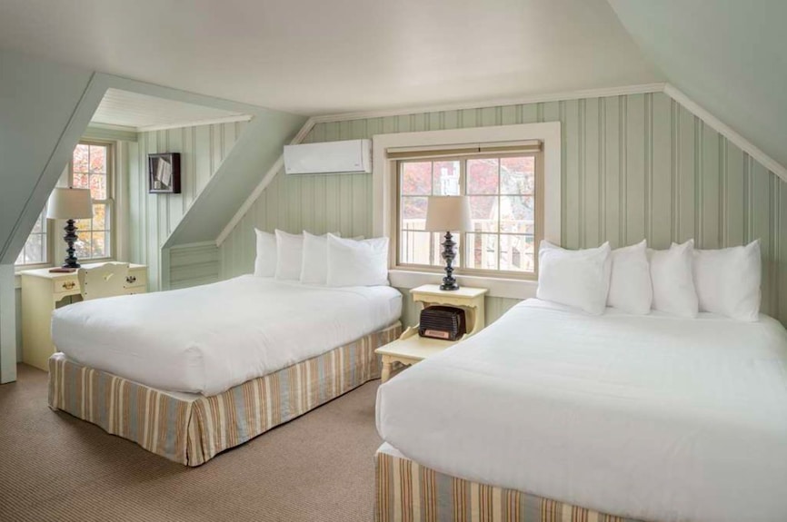 Classic 2q Rm | Bright Charm | No Hidden Fees - Maine