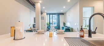 Vibrant Visit 4BR+4bath, Park 2 cars FREE, ✨10% OFF 7 days