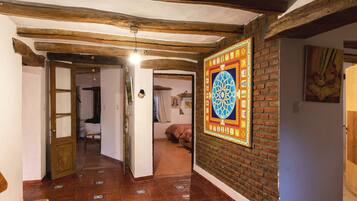2 habitaciones, acceso a internet y ropa de cama