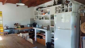 Fridge, microwave, oven, coffee/tea maker